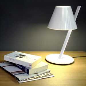 Artemide 1751020A Stolní lampy na noční stolek