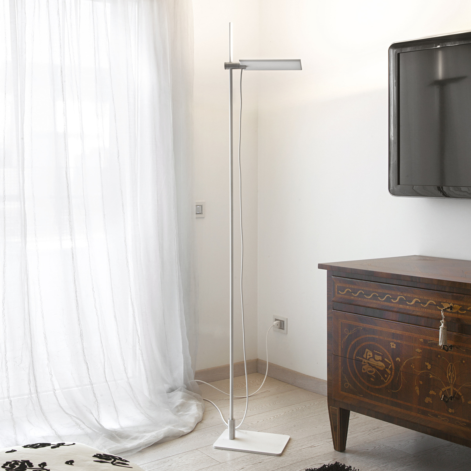 ICONE GIUUPSTDIMBI Stojací lampy
