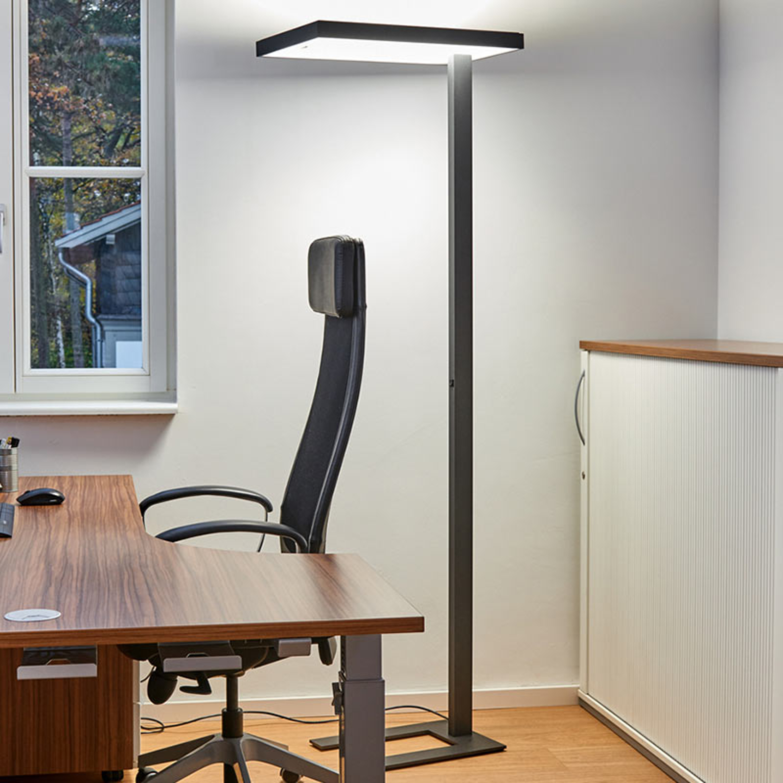 Lenneper LOLA-MS-840-ACLU-A Stojací lampa