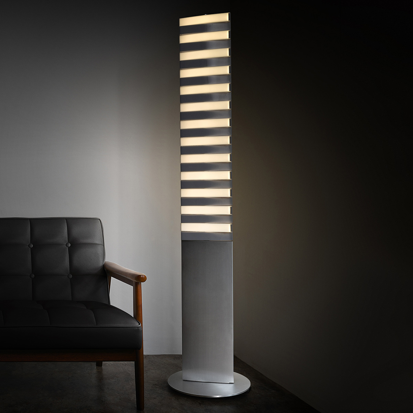 QisDesign PA01_F Stojací lampy
