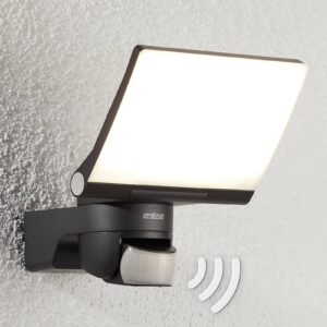 STEINEL 30056 LED reflektory a sv&iacute;tidla s bodcem do země